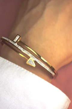 bracelet clou triangle