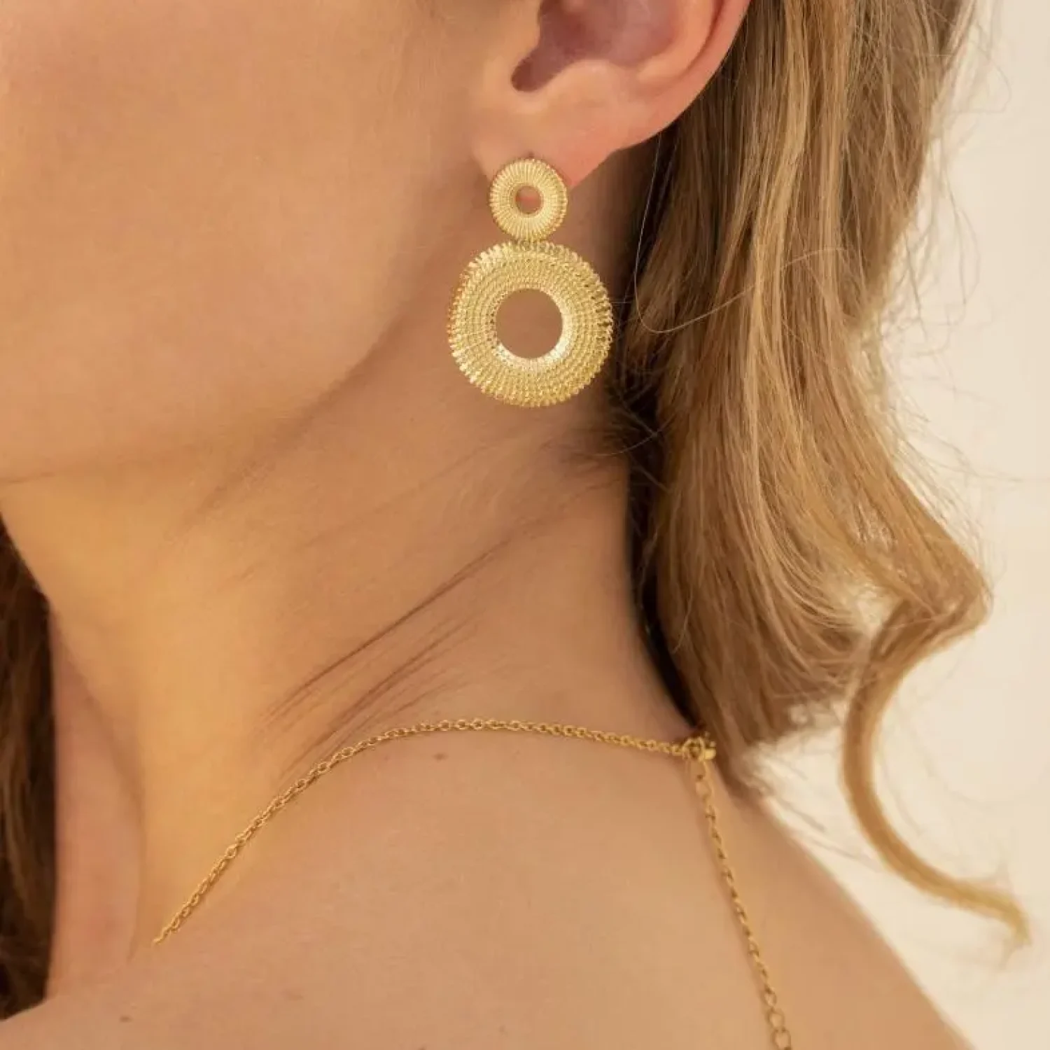 boucle d'oreille pendante or