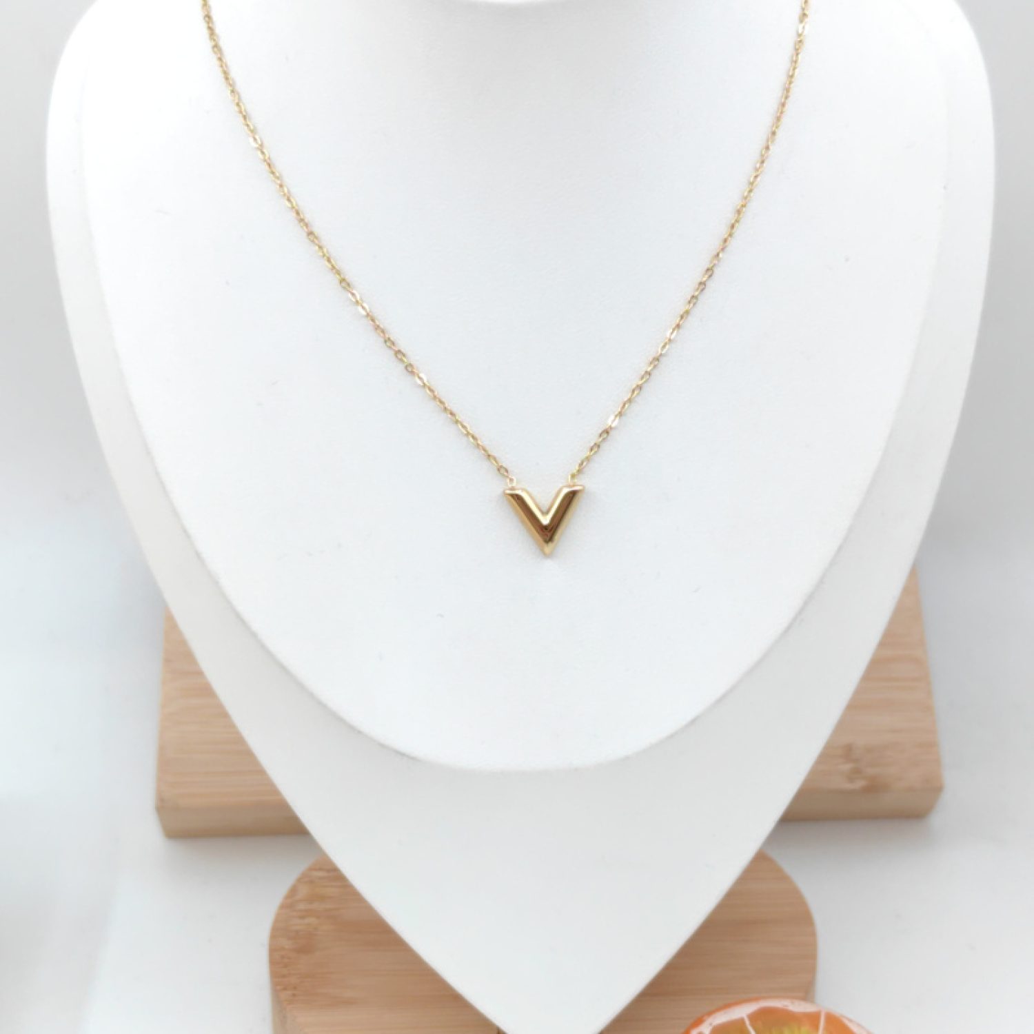 collier-v-en-acier-inoxydable_dore_66f06e4728b55